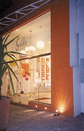 C�tia Ferreira: texturiza��o da fachada e paredes internas (Foto: Sandra Netto)