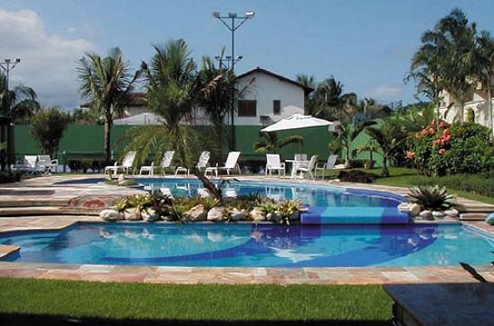 Piscina aquecida com spa e cascata, instala��o da Martho