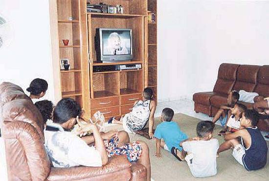 Iniciativa beneficiou crian�as do Lar Maanain (Foto: Soraya Liguori/CMG)