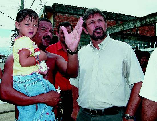 Moradores agradeceram melhorias e fizeram reivindica��es