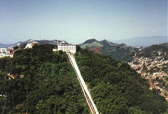 Monte Serrat, em vista area (foto: Secom/Prefeitura Municipal de Santos)