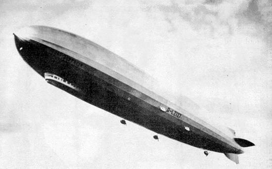 O majestoso 'Graf Zeppelin' passou por Santos em 1935 (Foto do arquivo da empresa area alem Lufthansa)