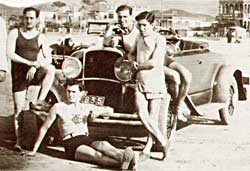 Para os jovens paulistanos, Santos era uma aventura serra abaixo com seus autom�veis.